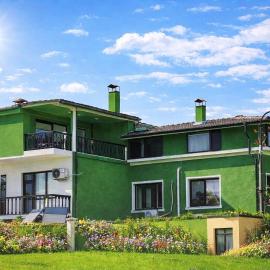 Зелената къща, hotel in Hisarya