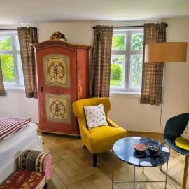 Ferienwohnung RESL - geschmackvoll renoviert & zentral im historischen Schindelhaus