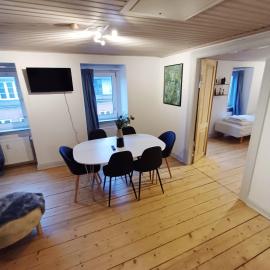 Comfortable apartment for 7 Free parking