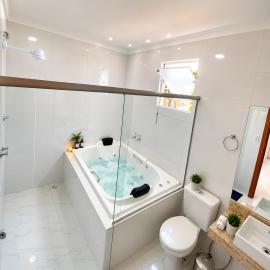 Suíte com Jacuzzi Vista de Escarpas 4