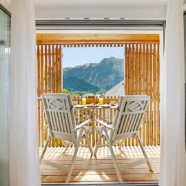 Lazy Goose Charming Apartments Bovec – hotel w mieście Bovec