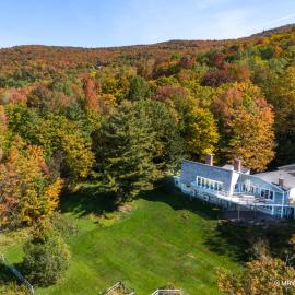 Sugarbush Vista w New Hot Tub, hotel u gradu Warren