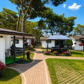 Domki Promyk, hotel in Mrzeżyno