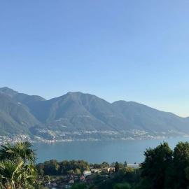 Oasi di pace con vista mozzafiato sul Lago Maggiore, hótel í Contra