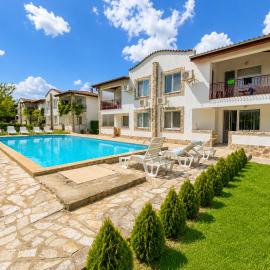 Complex Sea & Sky next to the Beach !, ξενοδοχείο σε Kranevo