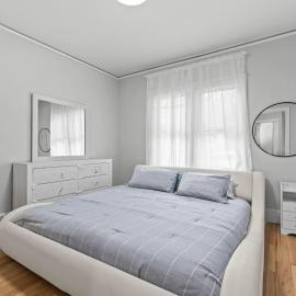 2 BR - Fully Equipped Dearborn Home, hotelli kohteessa Dearborn