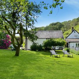 Bratton Mill Cottage Bratton Fleming، فندق في Bratton Fleming