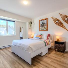 The Point Lodge - Cozy Invermere Getaway, hotel en Invermere