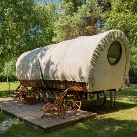 Várlak Glamping, hotel en Sub Cetate