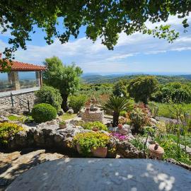 Mountain Escape Villa、Gamvriáのホテル