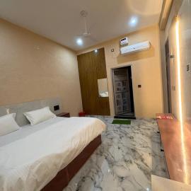 Hotel Keshav Palace โรงแรมในMahwah