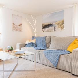 Beyond Cozy, Coastal Design, Balkon & Parkplatz