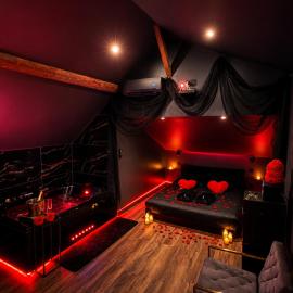 Le Secret des Ducs Love Room Jacuzzi Dijon