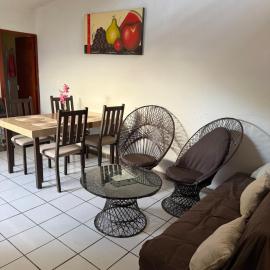 Casa Familiar con Aire Acondicionado y Cochera、コリマのホテル
