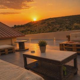 Balcony Bliss Retreat- Family Friendly