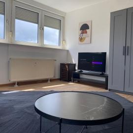 Stefans Apartments C - 20 min bis DD Messe und Flughafen inkl Parkplatz, hotel en Willich
