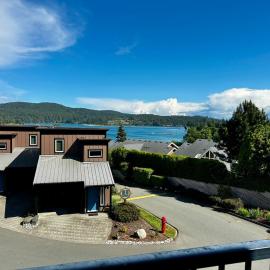Race Rocks Townhouse - Pet Friendly Sooke Rental