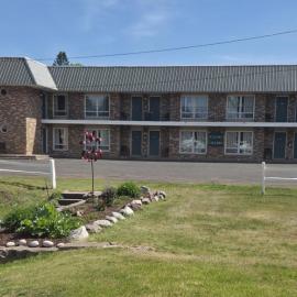 Budget Host Inn, hotel u gradu Ajronvud
