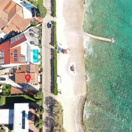 Casa Astrid by the sea in Porec، فندق في بوريتش