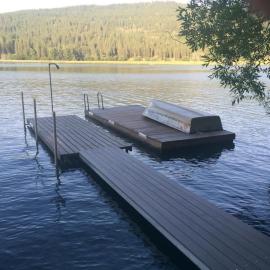 Liberty Lodge - Waterfront Home with Beds for 20