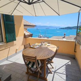 Ampia casa marinara con meravigliosa terrazza vista mare Da Mario e Rosanna