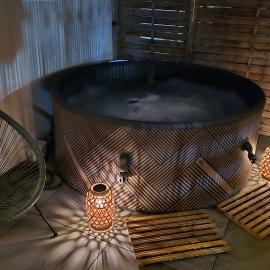 Jacuzzi Suites，桑多梅日的飯店