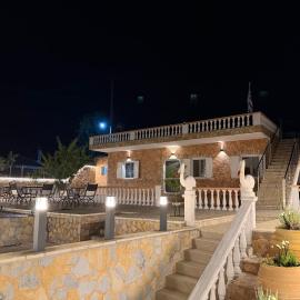 House with Huge Terrace&Mountain View near Beaches