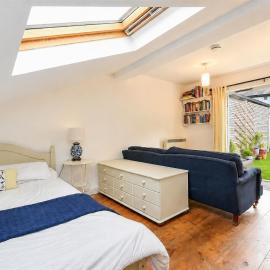 Garden room, central Winchester