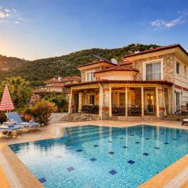Spacious 4 BR Villa with Private Pool and Unlimited WiFi Fethiye