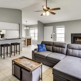 Explore Corpus Christi! Home w/ Patio Near Gardens, hotel in Corpus Christi