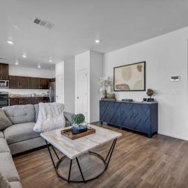 Comfort & Convenience in a Quiet Reno Neighborhood: Reno'da bir otel