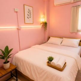 Hostel In The City, hotel a Pom Prap
