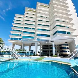 Exclusivo Apto Frente al CC La Vela, Playas y Lugares Gastronomicos