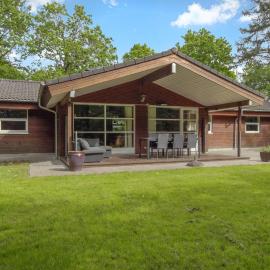 3 Bedroom Beautiful Home In Silkeborg, hotelli kohteessa Silkeborg