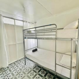 Tonga Airport Cottage - Private Twin Room with Shared Facilities - Budget Accommodation, hotel in Fua‘amotu