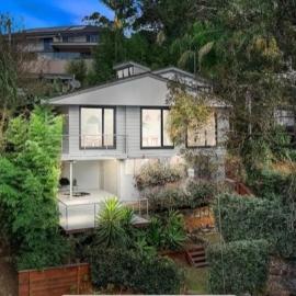 Hidden Nature's Retreat- BBQ, Greenery, Near Beaches، فندق في Merewether