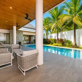 Breeze Villa - Luxury Relaxation in Phuket