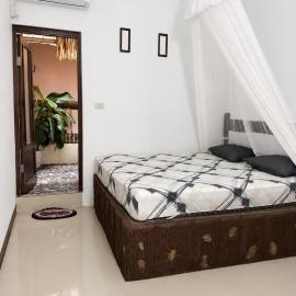 Jungle life guesthouse Trekking & Transport Book with us