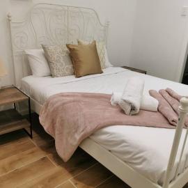 1 bedroom guesthouse close 2Train&Westfield, hotel a Hornsby