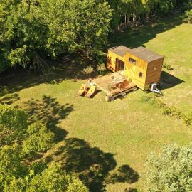 Tiny House atypique tout confort 4 pers jardin, hotell i La Garde