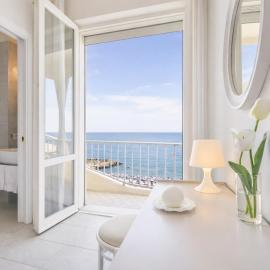 Hotel Ambasciatori Beach Front Breakfast e Brunch XXL fino alle 12 30, hotel en Misano Adriatico