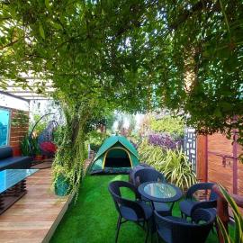 Urban Wooden Cottage Retreat, Hotel in kolkata