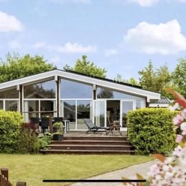 Spacious Holiday Home Near Beach And Nature, hotel din Jægerspris