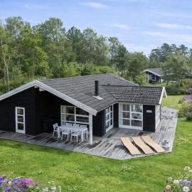 Lovely Cottage Near A Fantastic Beach