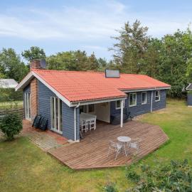 Cozy Holiday Home Close To The Beach