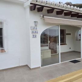 Casa Alba Beautiful bungalow with seaview