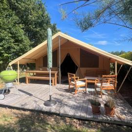 Tente Lodge les Gîtes de l'Odet, Hotel in Lanio