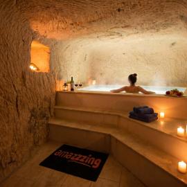 멜리하에 위치한 호텔 Historic Malta Home with Rare Indoor Cave Pool