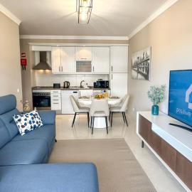 Blue Atlantic Apartment by Positive Cottage