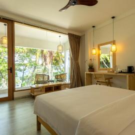 Odi Beachfront Kamadhoo, hotel in Kamadhoo